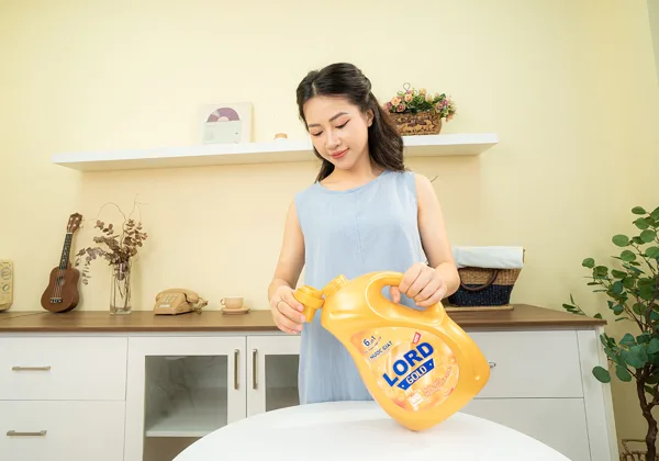 Giặt Sạch Mỗi Ngày, Thơm Mềm Áo Quần Với Lord Gold Hương Nước Hoa