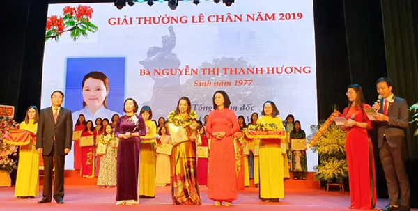 Bà Nguyễn Thị Thanh Hương vinh dự được trao tặng Giải thưởng Lê Chân