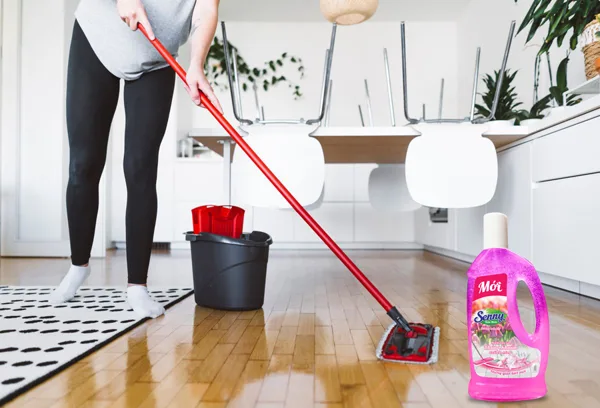 Sàn thơm mát, sạch khuẩn nhờ có nước lau sàn Senny hương hoa Lily